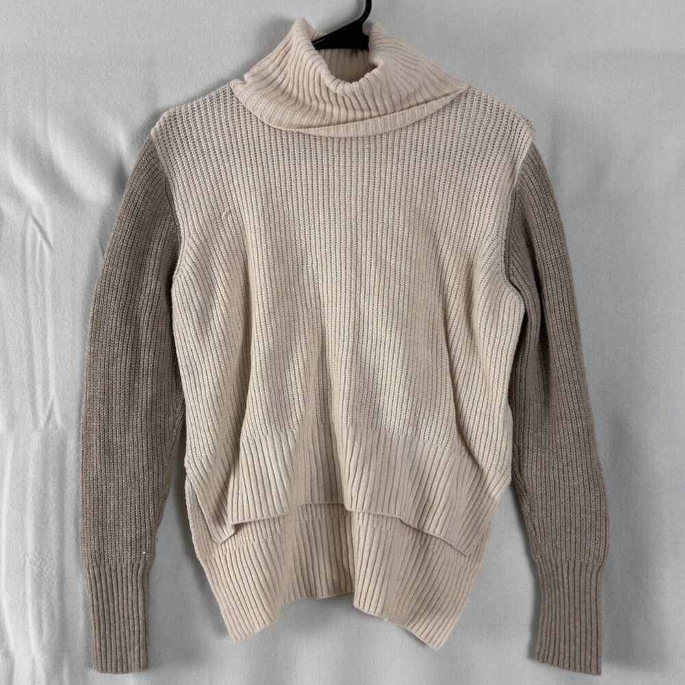 Lulus Size S Turtle Neck 2 Tone Long Sleeve Sweater Brown Pullover Casual